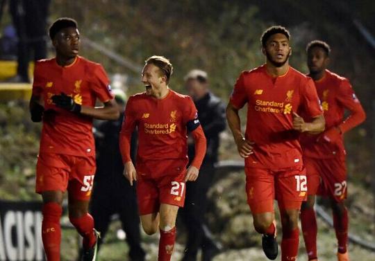 新主客场战袍揭幕 国足开启新时代