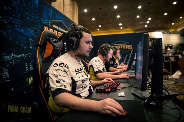 莫的转会操 莫的转会操